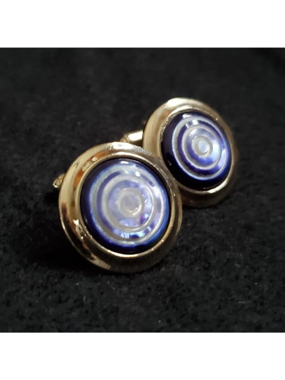 Vintage Mother Of Pearl Cufflinks Dyed Blue Carved Bullseye Gold Tone 7/8